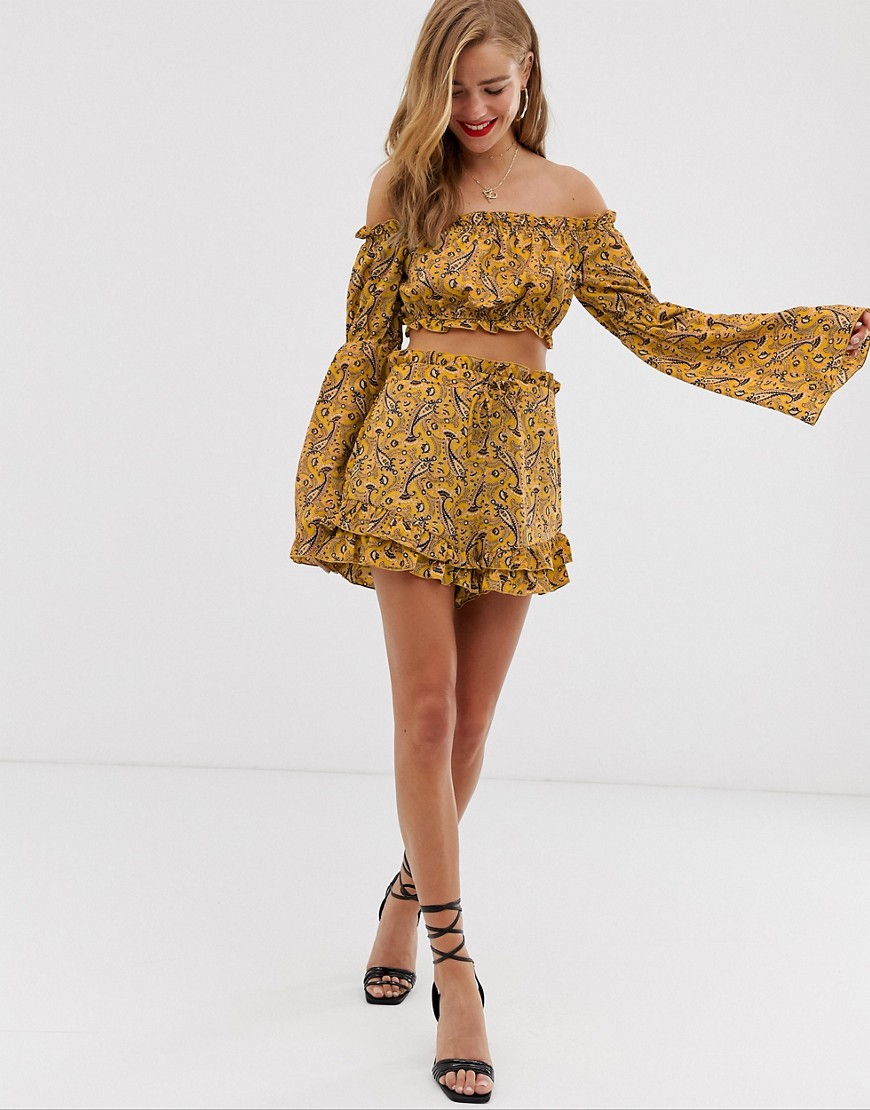 In The Style x Dani Dyer flippy ruffle detail short in yellow paisely