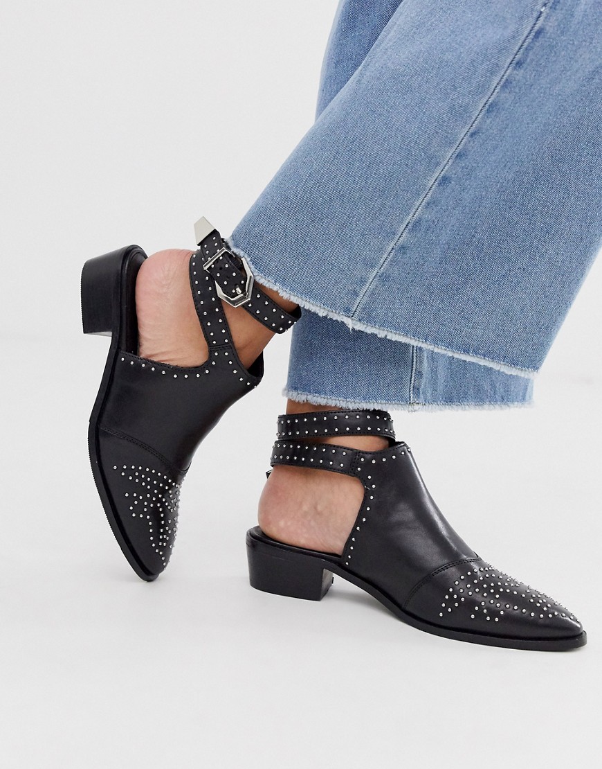 Bronx cut out western shoes in black