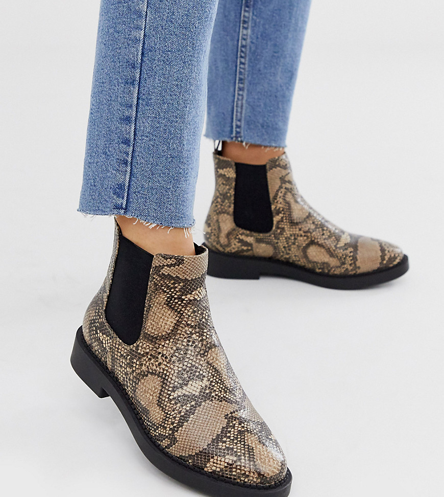 ASOS DESIGN WIDE FIT AUTO CHUNKY CHELSEA BOOTS IN SNAKE-MULTI,ASOS DESIGN SNAKE