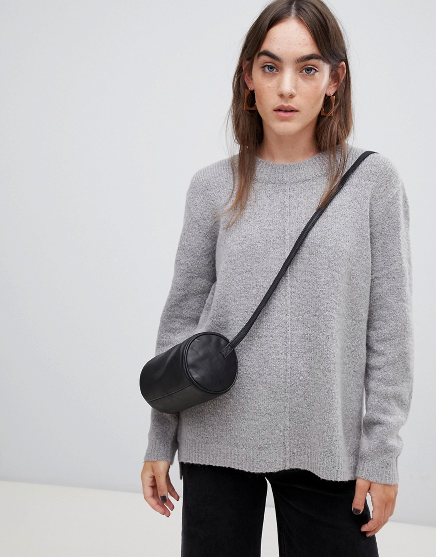 b.Young Round Neck Jumper