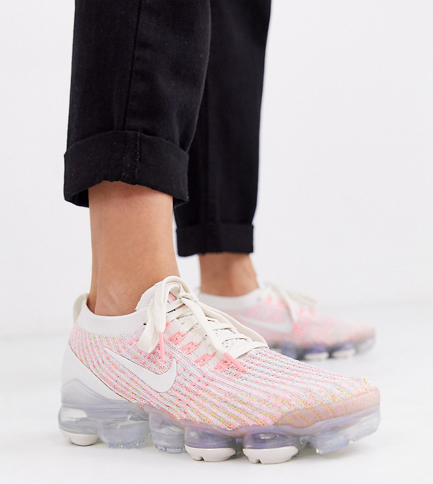 pink and white nike vapormax