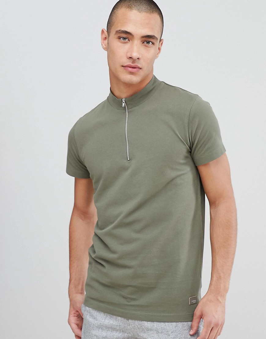 Lindbergh t-shirt in khaki pique with zip neck