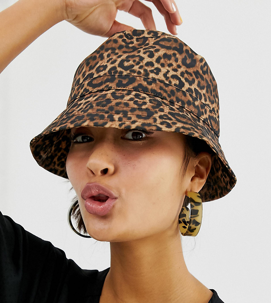 Monki leopard print bucket hat in brown