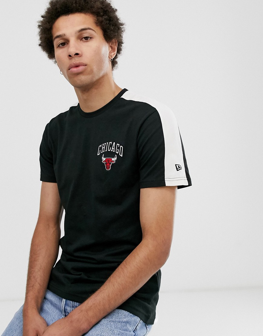 New Era NBA Chicago Bulls Arch Woodmark t-shirt in black