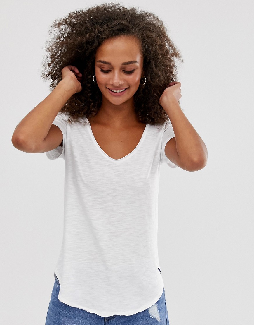 Abercrombie & Fitch v neck t-shirt
