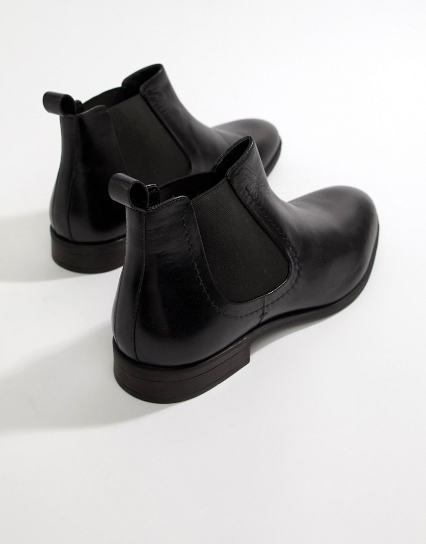 Pier One chelsea boots in black leather