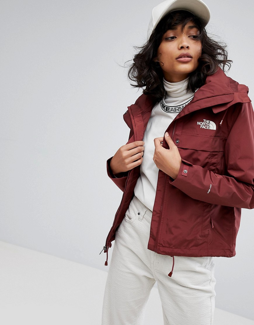 The North Face Short Cagoule In Burgundy - D4qbarolored