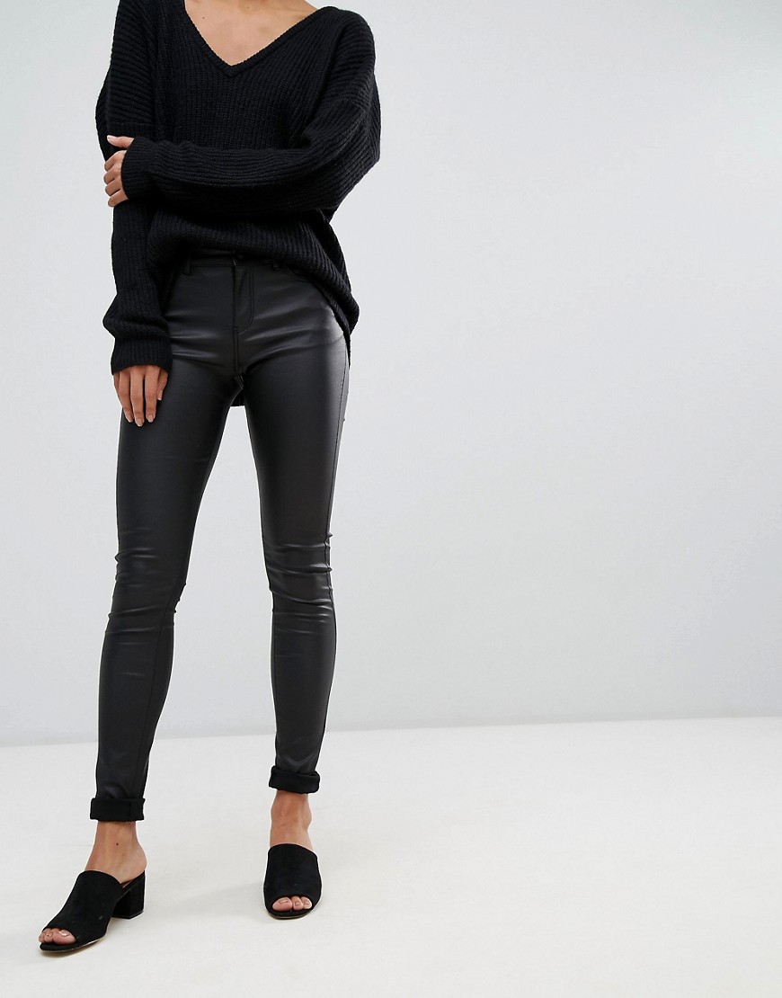 Облегающие джинсы с покрытием Vero Moda - Черный 
