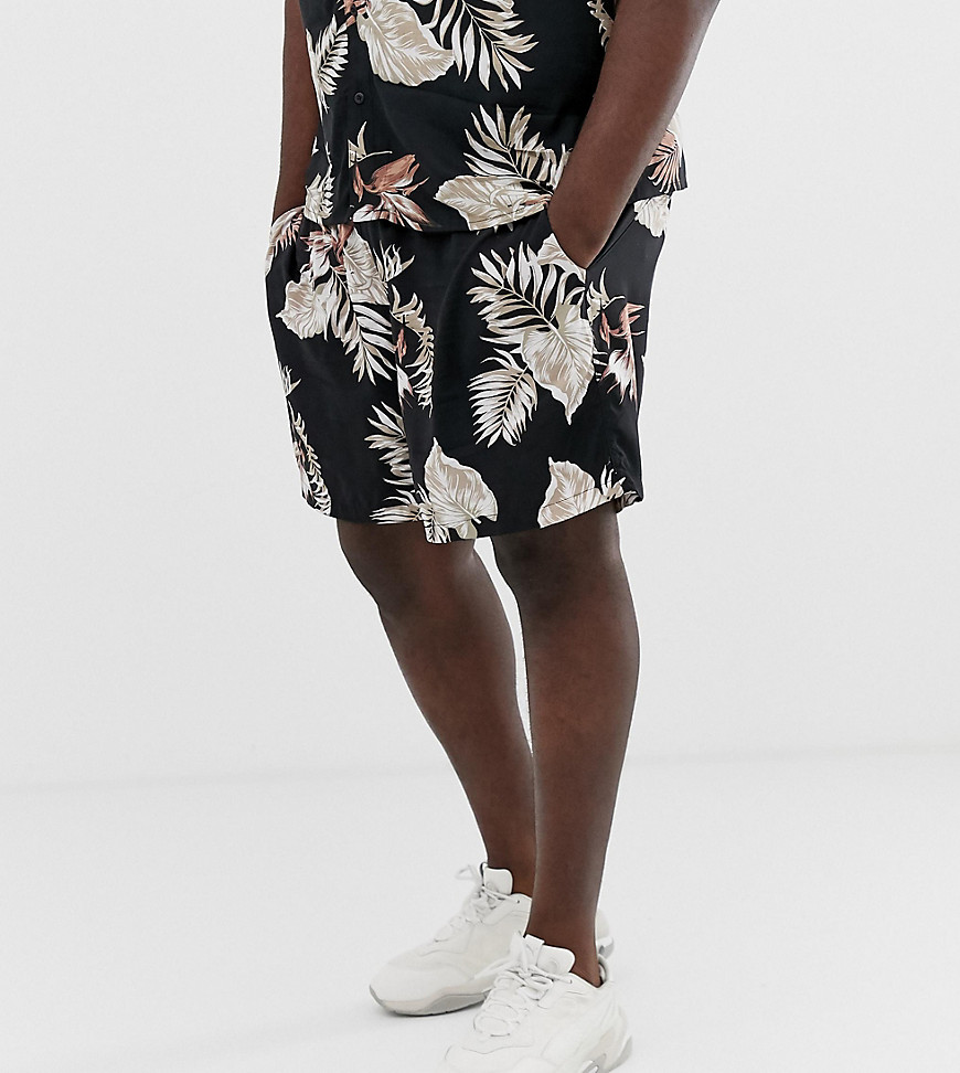 New Look Plus co-ord shorts with leaf print in black