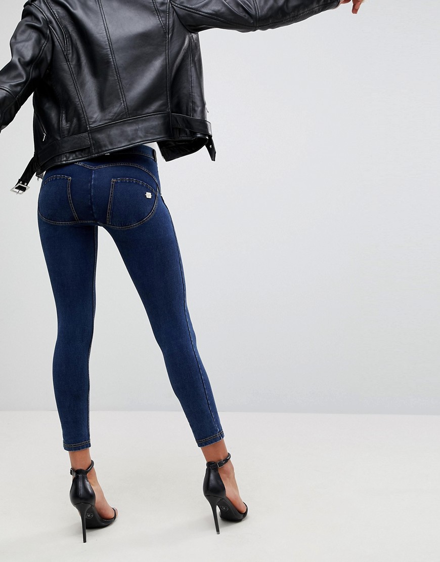 Укороченные джинсы с моделирующим эффектом Freddy WR.UP - Синий 
