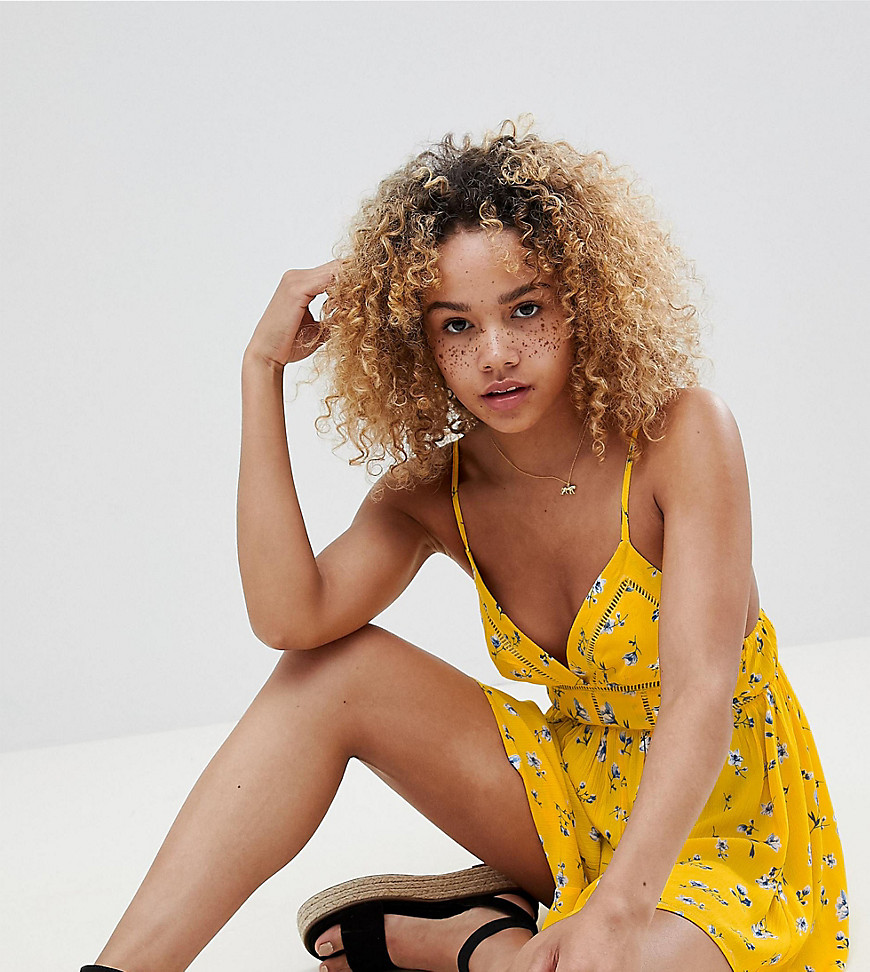 Sisters Of The Tribe Petite Cami Playsuit In Ditsy Floral Print - Yellow ditsy