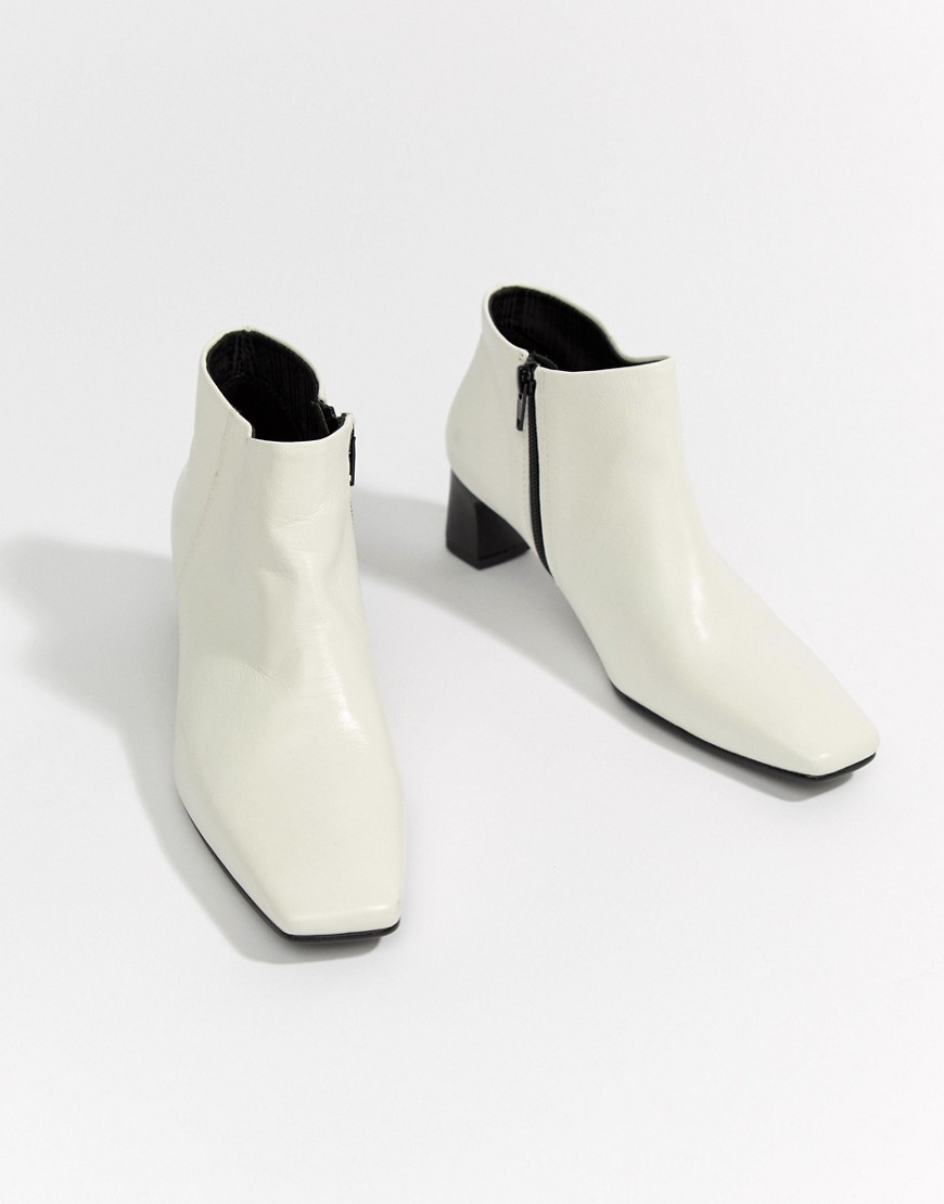 Vagabond Ebba White Leather Ankle Boot with Narrow Heel