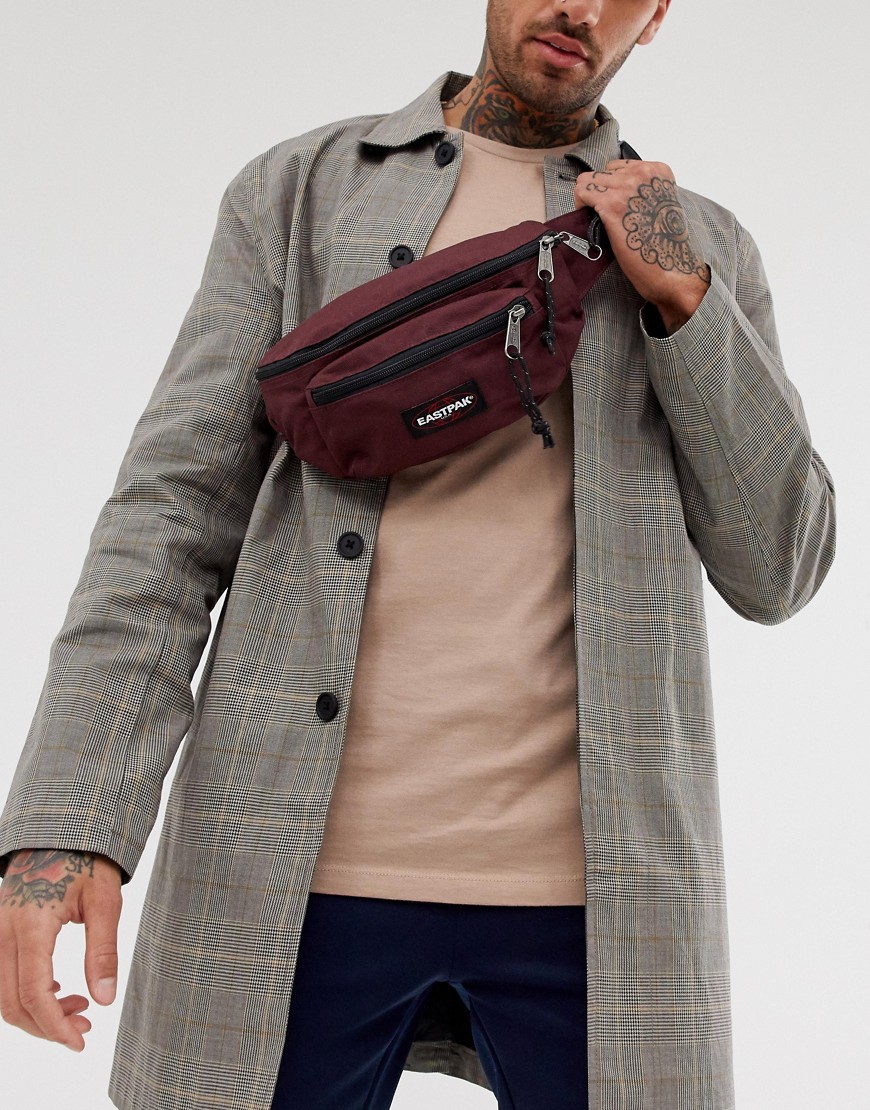 Eastpak doggy bumbag in punch wine
