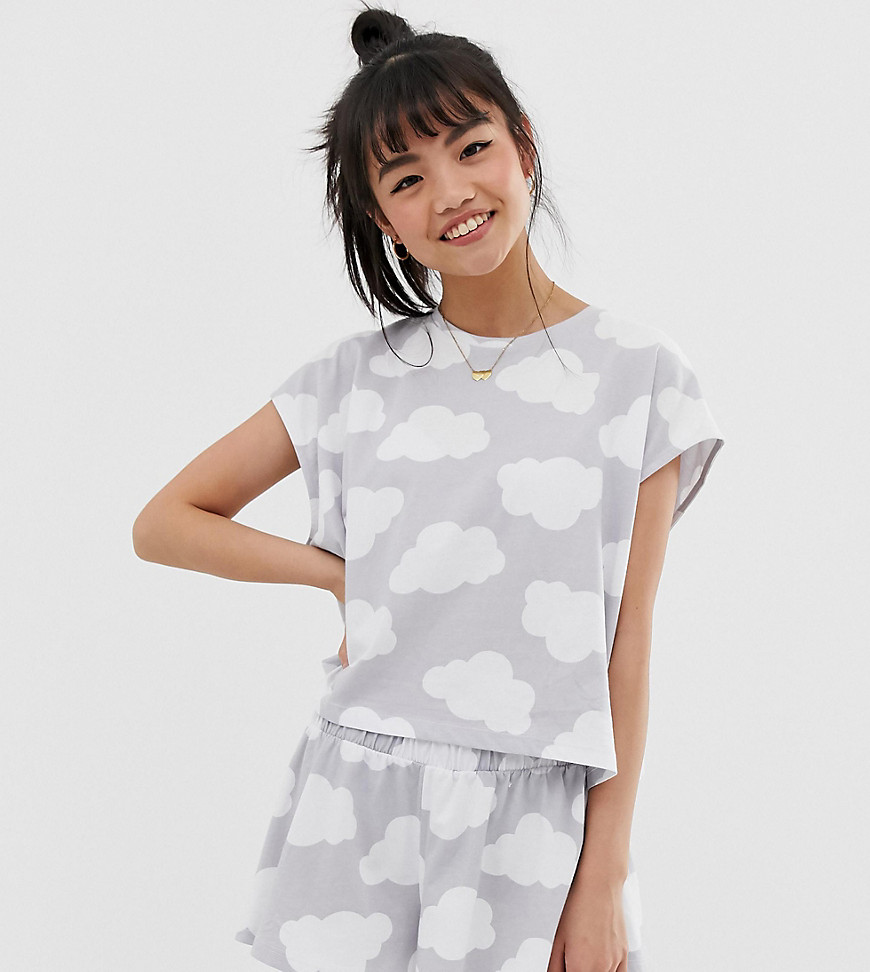 ASOS DESIGN Petite cloud pyjama fluted short & t-shirt set