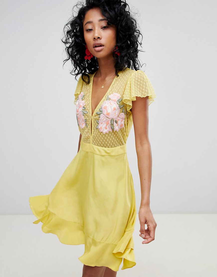 CLEOBELLA RUFFLE MINI DRESS WITH FLORAL EMBROIDERY - YELLOW,COOPER CRCSP1823