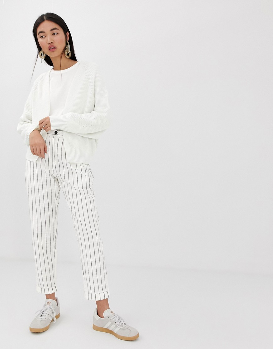 b.Young stripe trousers