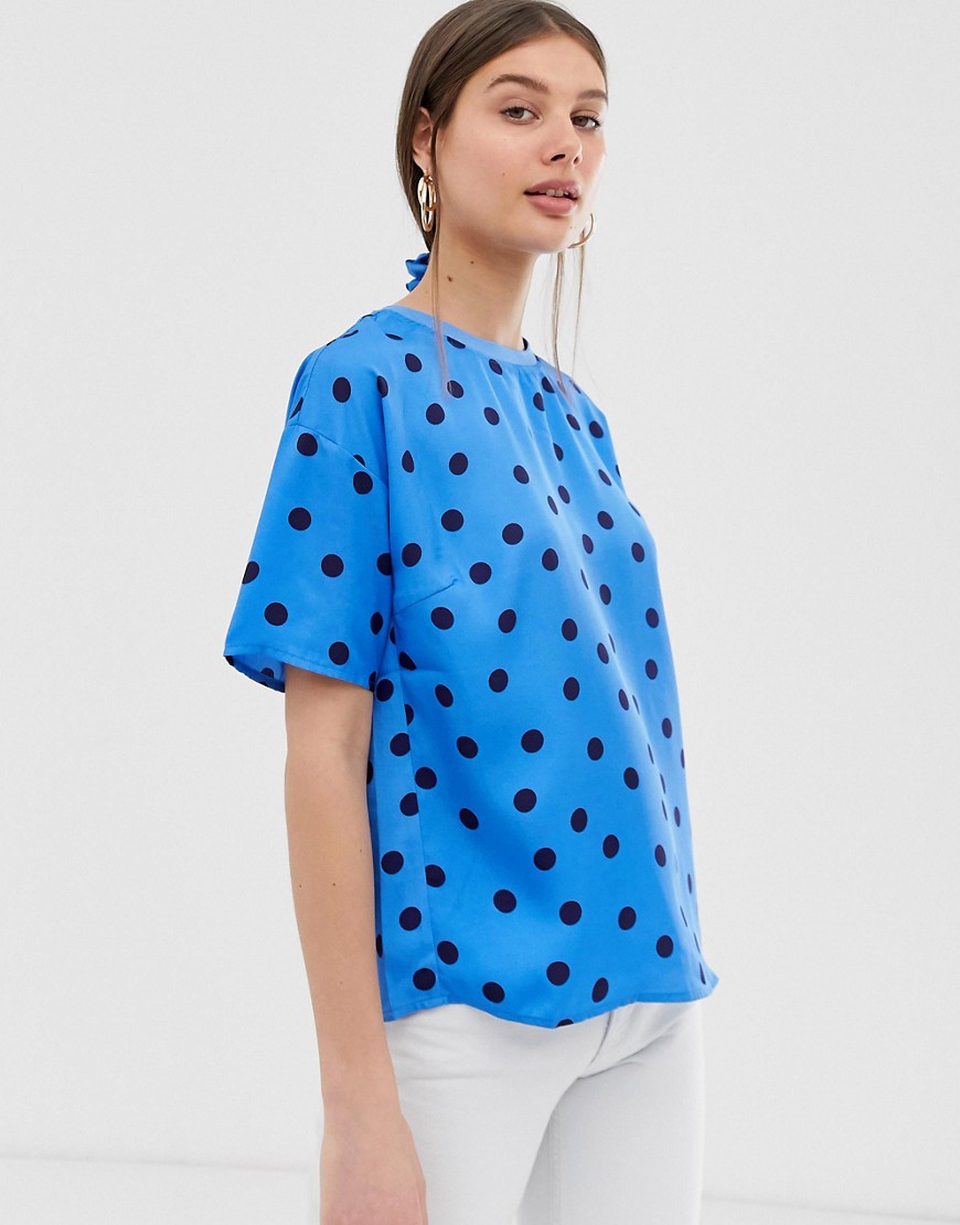 Gestuz Elsie sateen polka dot t-shirt with matching hair scrunchie