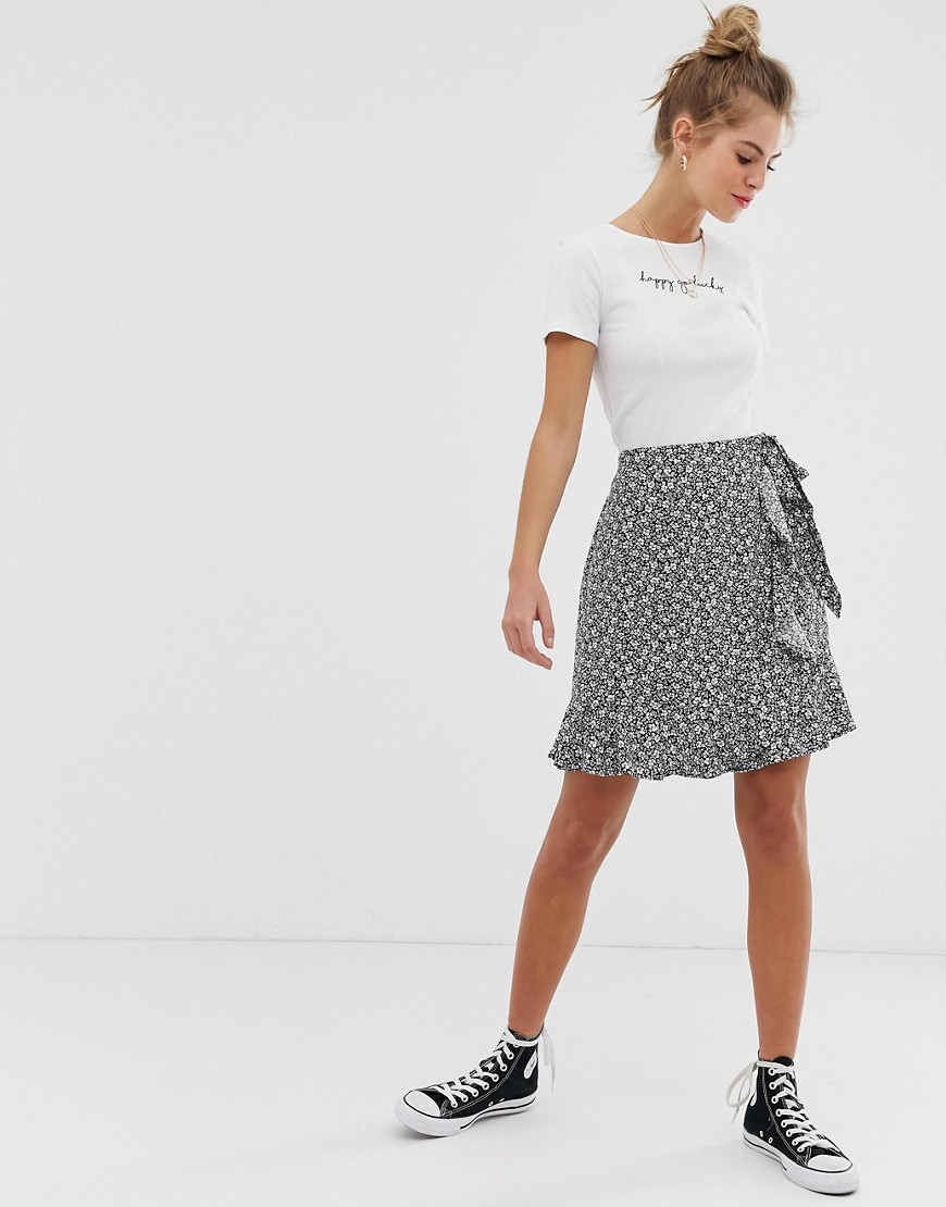 New Look ruffle mini skirt in ditsy print