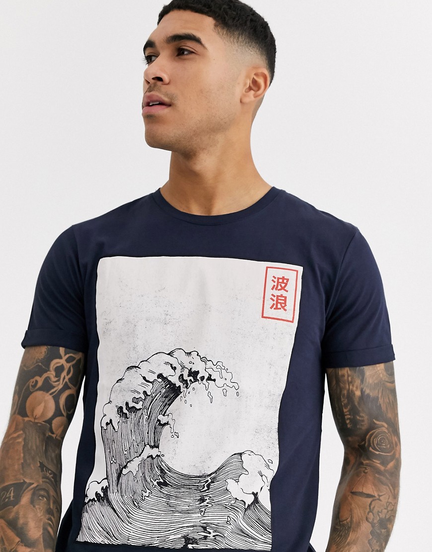 Solid t-shirt with japanese wave print
