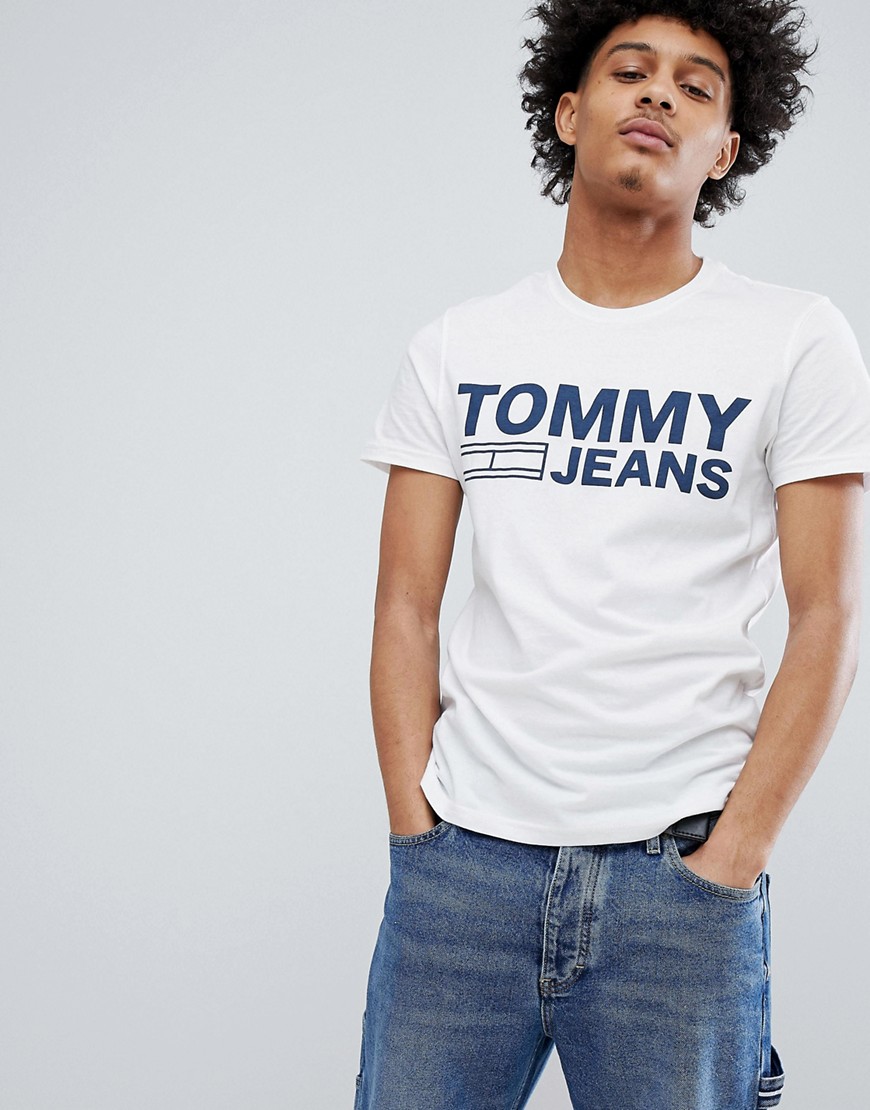 Tommy Jeans Flag Chest Logo T-Shirt in White - White
