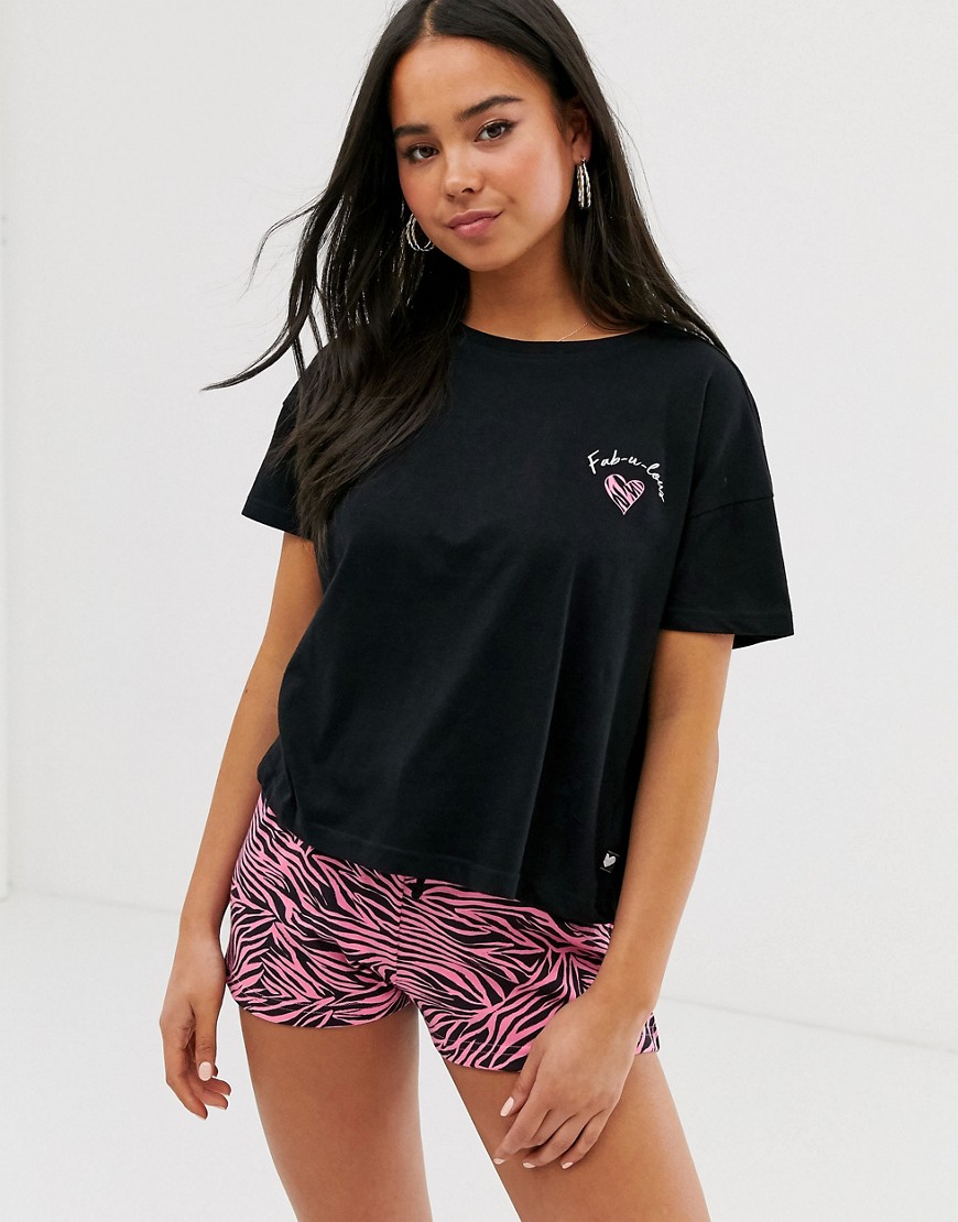New Look slogan pyjama shorts set in pink