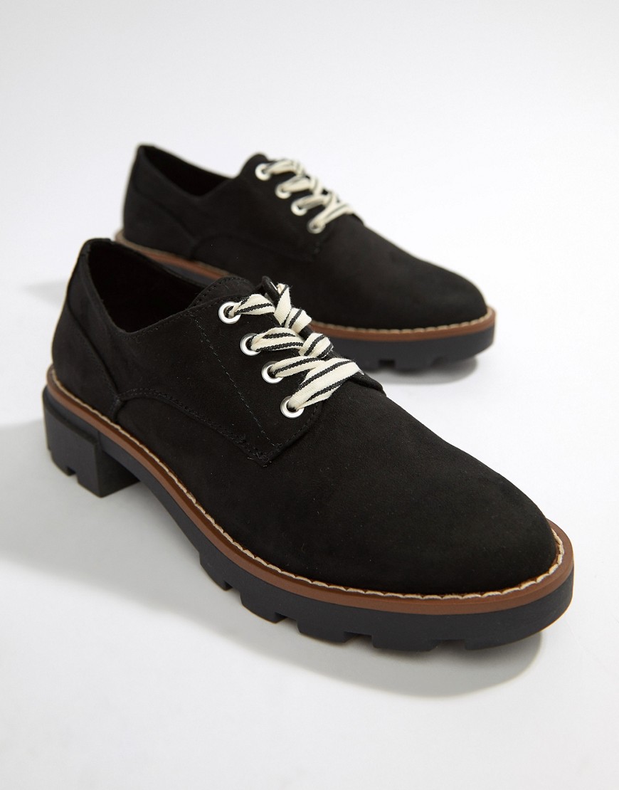 Pull&Bear cleated sole lace up shoe in Black