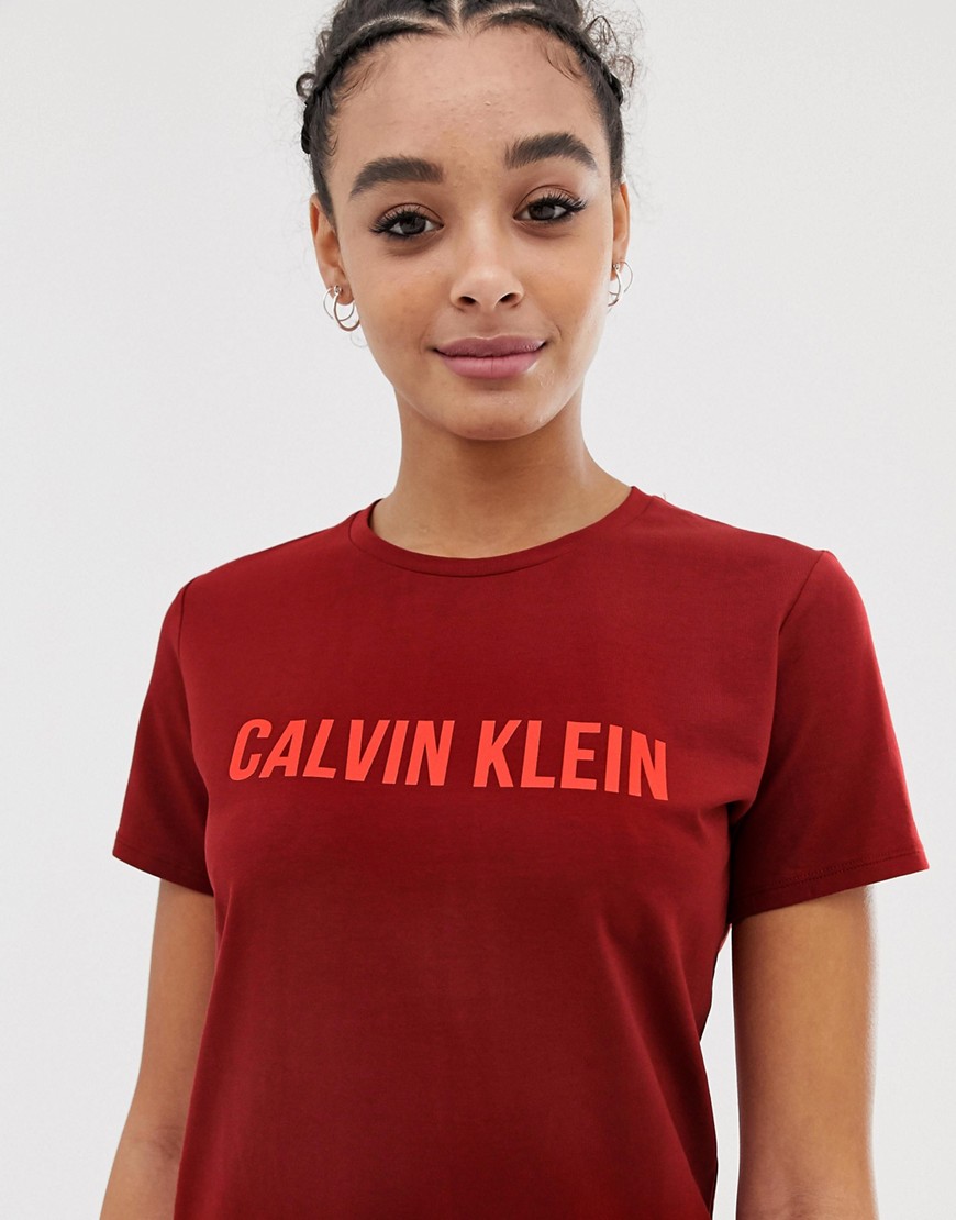 Calvin Klein Performance short sleeve tee in red