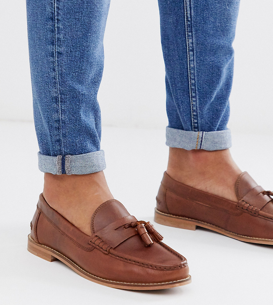 ASOS DESIGN Wide Fit tassel loafers in tan leather with natural sole