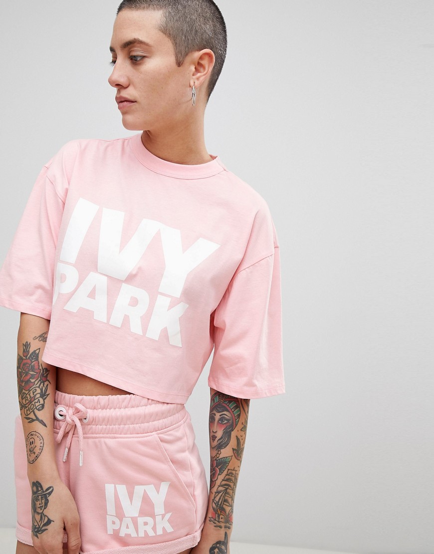 Ivy Park Short Sleeve Crop Logo Tee In Pink - Pink