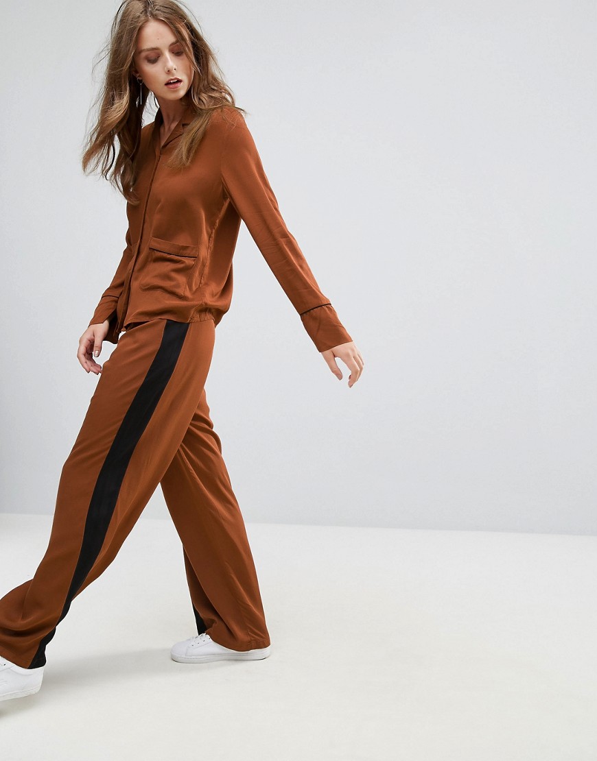 Minimum Wide Trousers With Contrast Stripe - Golden brown 148
