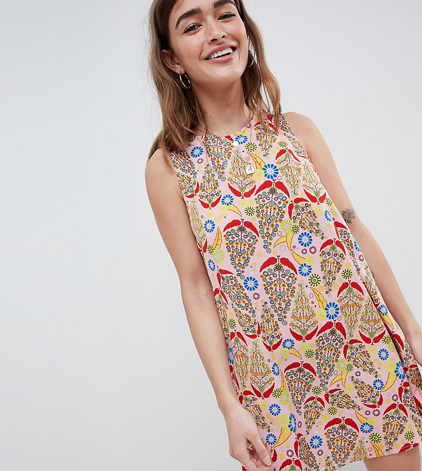 Glamorous Petite Sleeveless Shift Dress With Tie Back In Paisley Print