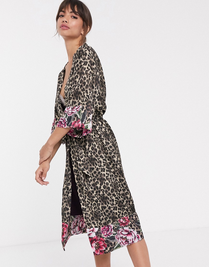 Dorina Dolores leopard print floral trim kimono robe