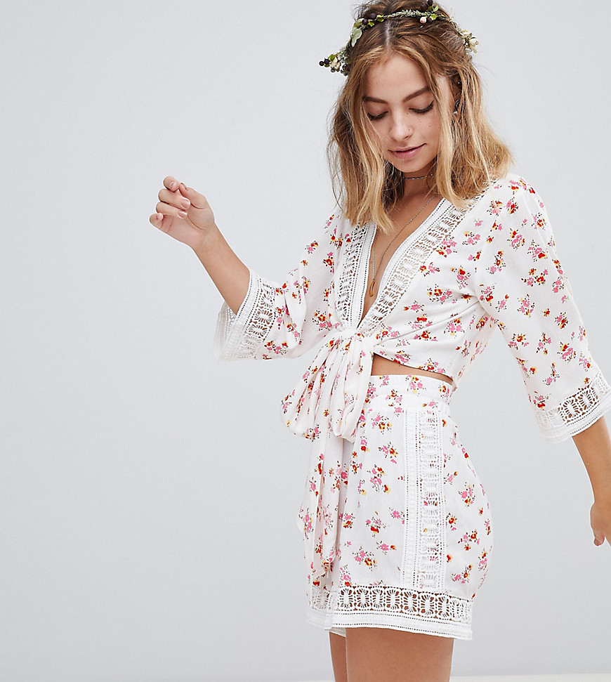 Sisters Of The Tribe Petite Tie Front Crop Top In Lace & Ditsy Floral Co-Ord - White floral