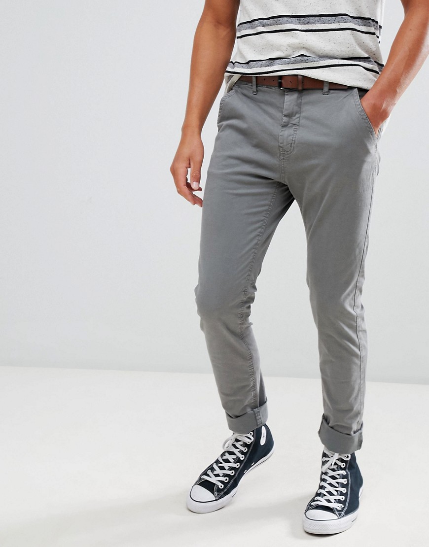 Blend chinos with belt