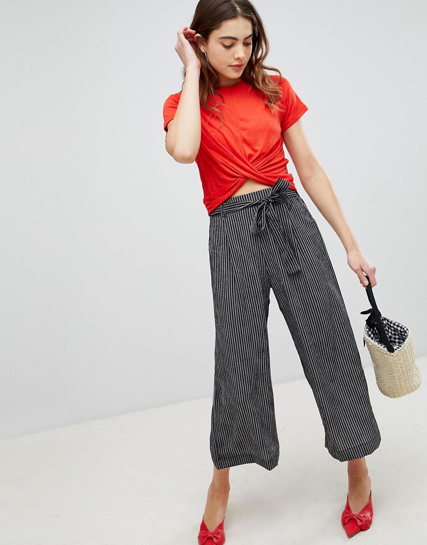 Brave Soul Dakota Crop Trousers in Stripe - Black/ecru