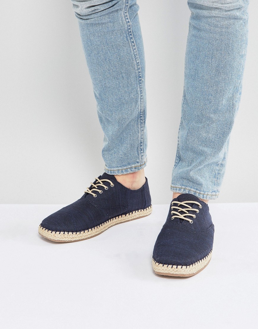 TOMS Camino Shoes In Navy - Navy