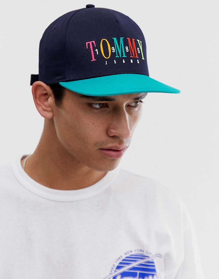 Tommy Jeans baseball cap with embroidered 1985 logo in navy