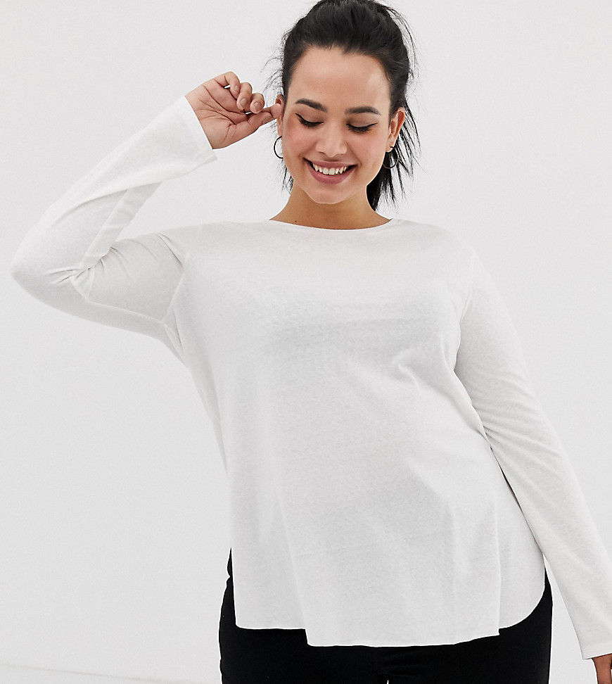 ASOS DESIGN Curve long sleeve t-shirt in linen mix mix in white