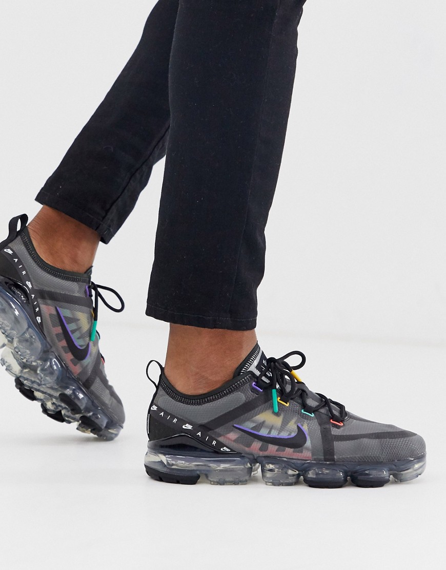 Nike Air Vapormax trainers in black
