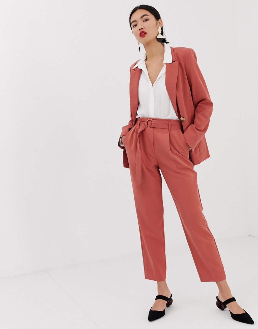 Warehouse tapered trousers with belt in pink