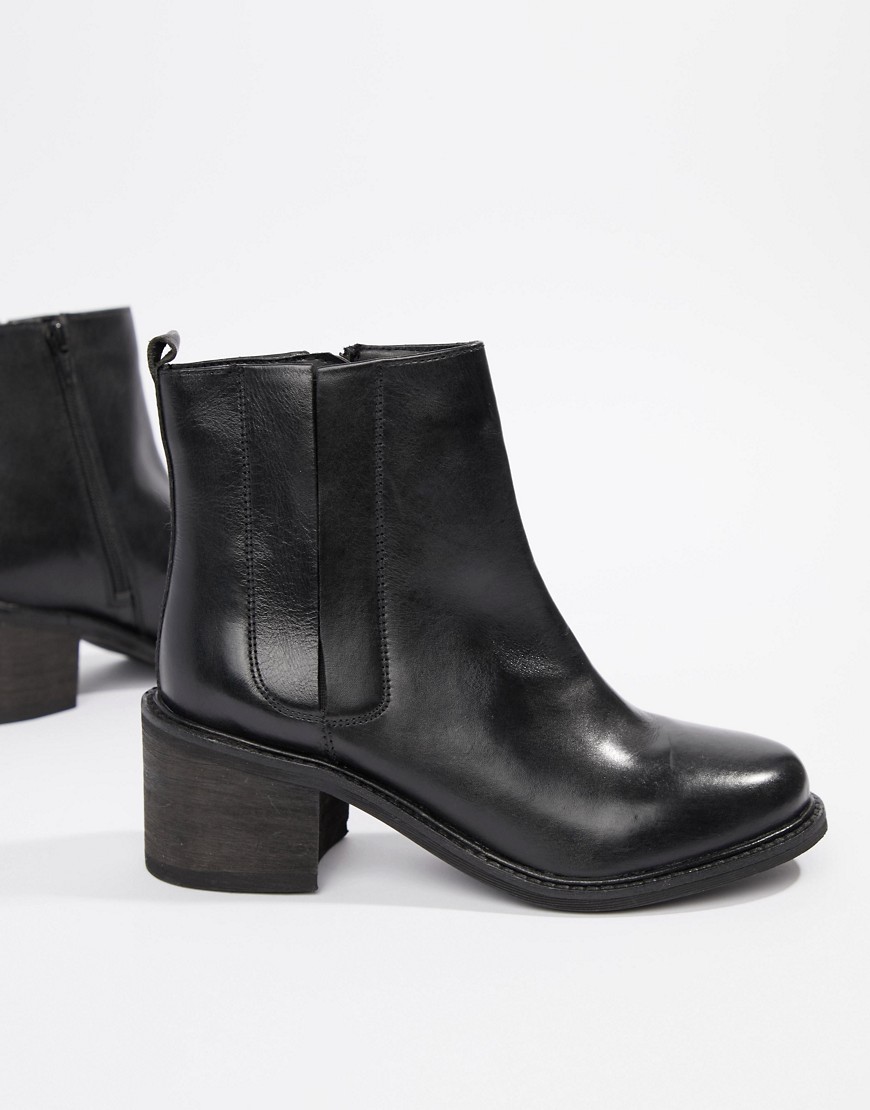 Rule London Leather Mid Heel Boot
