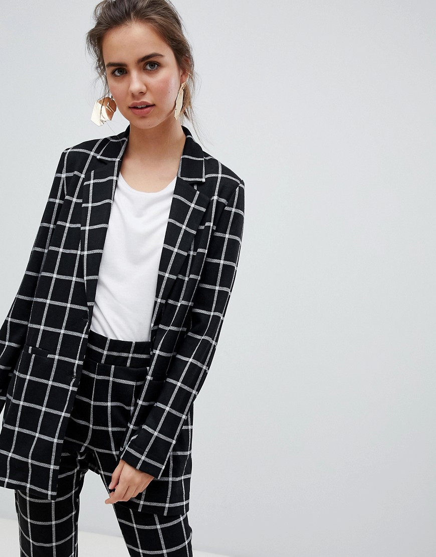 b.Young check suit blazer
