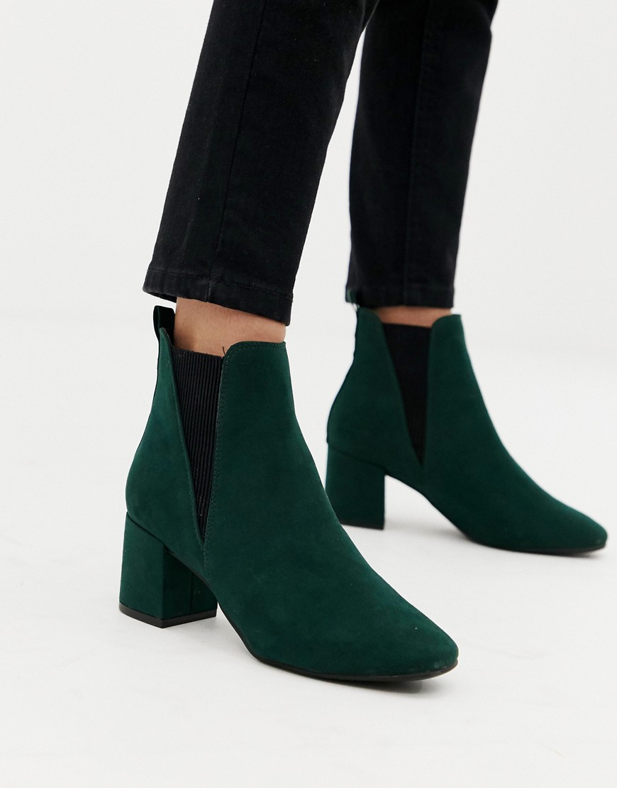 New Look wide fit chelsea block heeled boot in dark green
