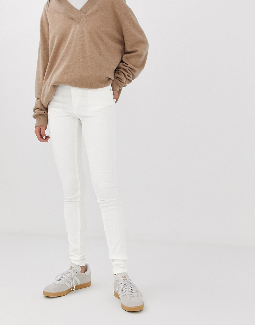 b.Young skinny jeans