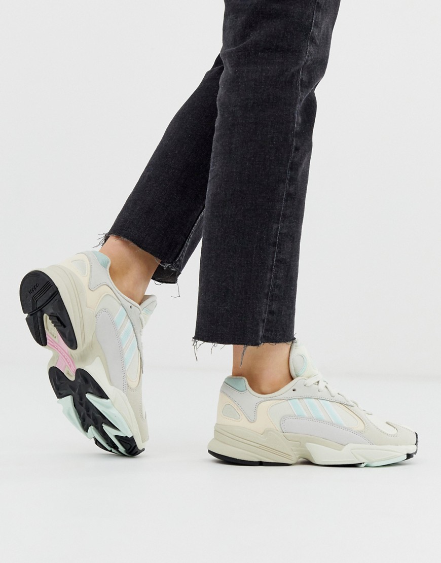 ADIDAS ORIGINALS ADIDAS ORIGINALS YUNG-1 SNEAKERS IN OFF WHITE AND MINT GREEN,CG7118