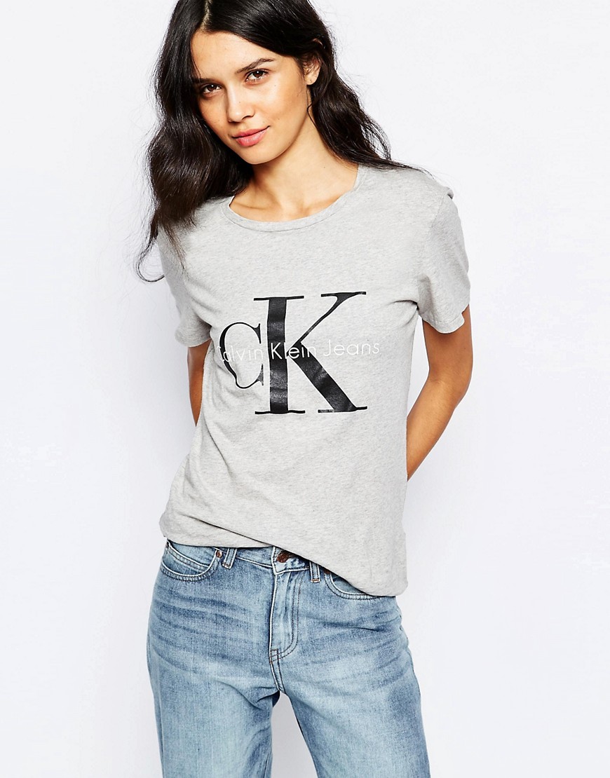 Calvin Klein | Calvin Klein Jeans Fitted 90S T-Shirt With Logo at ASOS
