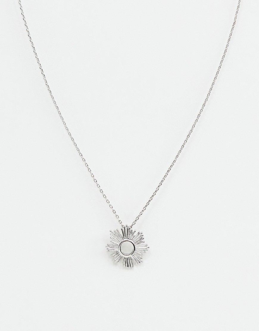 Nylon flower pendant necklace