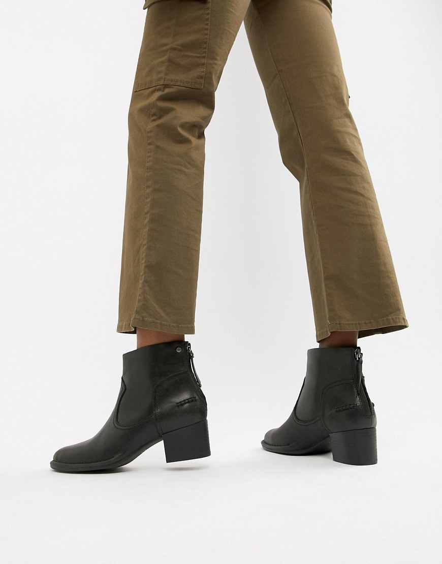 UGG Bandara Black Leather Heeled Ankle Boots - Black leather