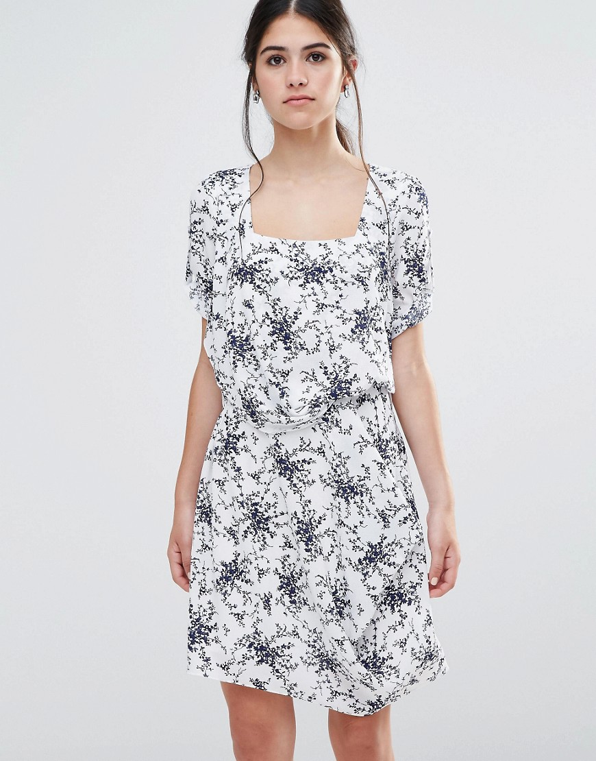 Traffic People Less Is Less Dress In Spring Floral Dress - White/navy