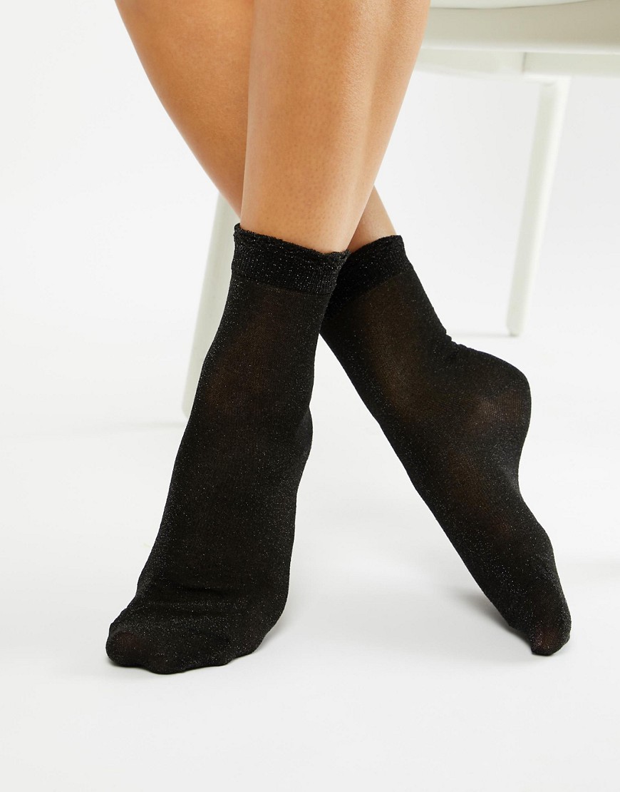 Черные блестящие носки Monki - Черный 